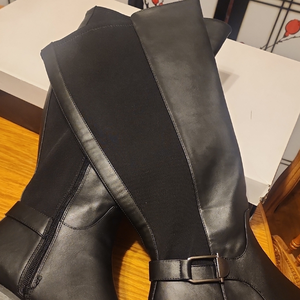 Alfani Elegant Black Ankle Boots - Picture 8 of 9